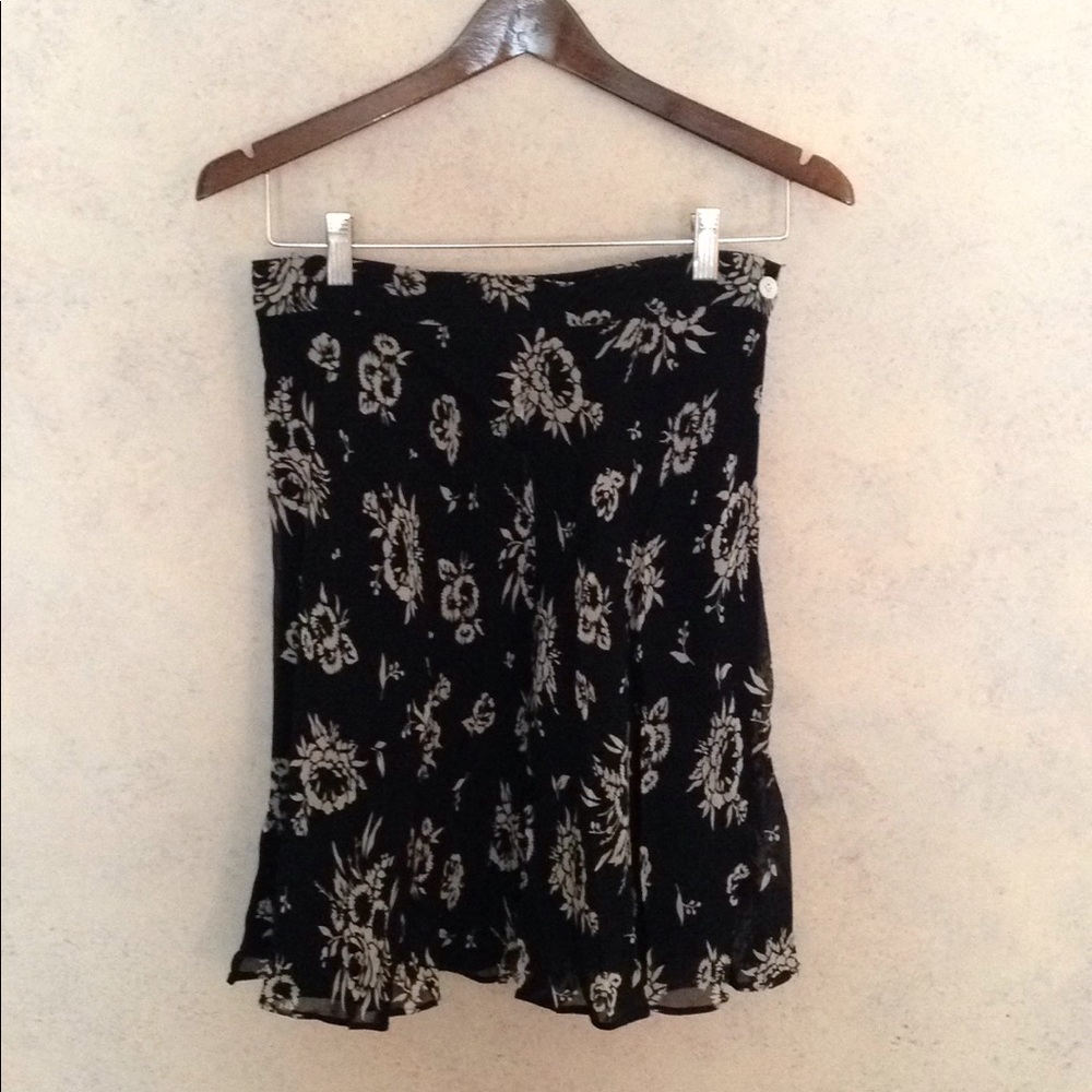 Banana Republic lined mini skirt / Size 10